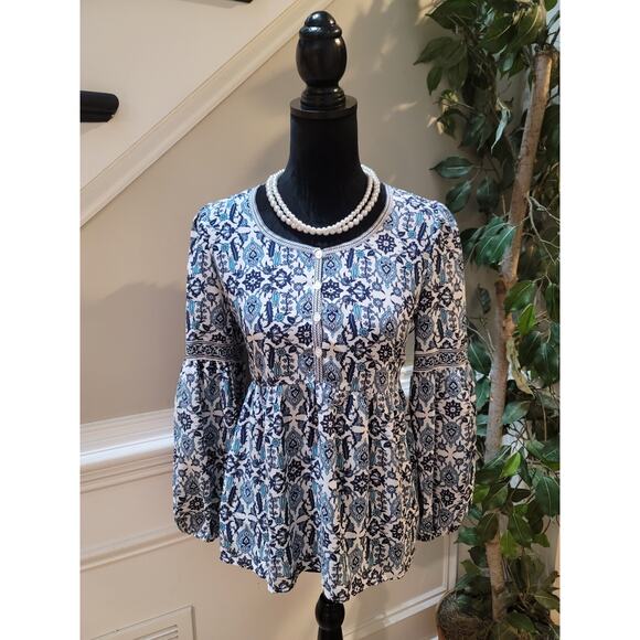 Max Studio Blouse Women's Small Blue White Boho Print Long Sleeve Peasant Top - Picture 2 of 13